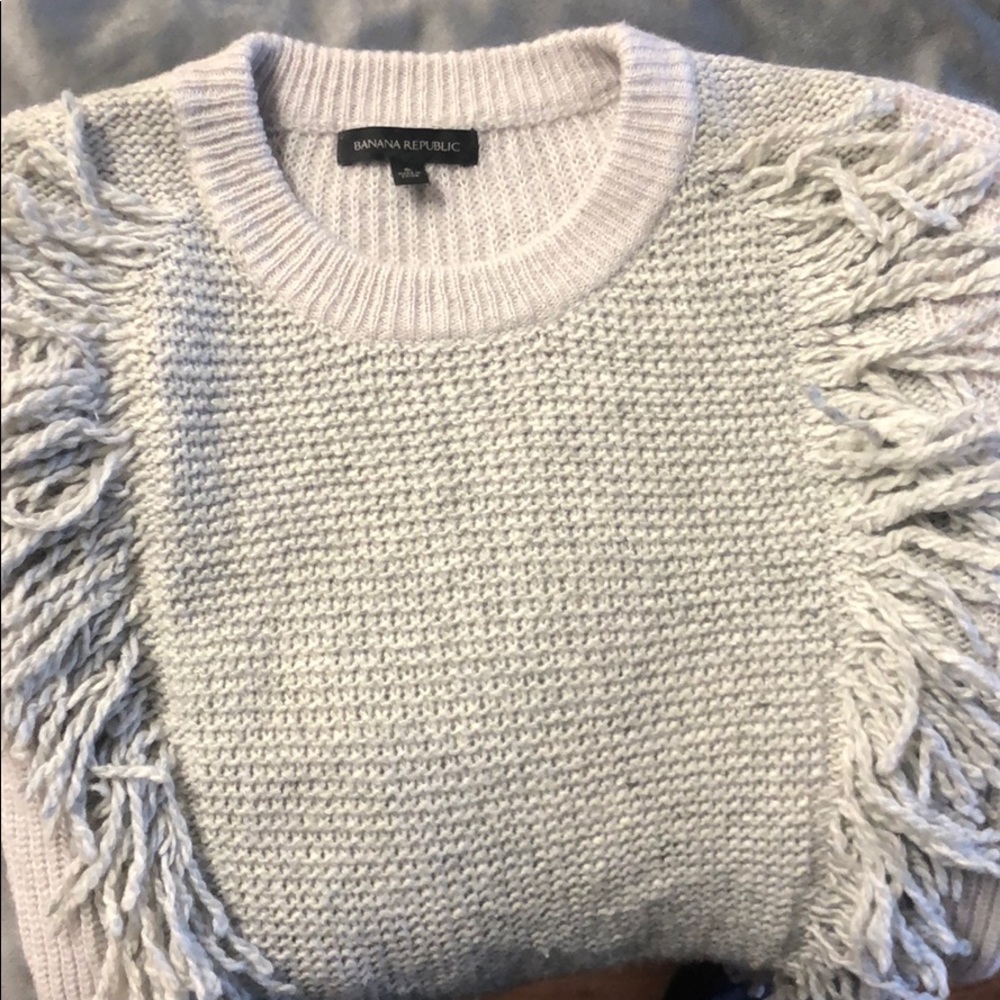 Fun Gray Front Fringe Sweater Banana Republic - Picture 2 of 5